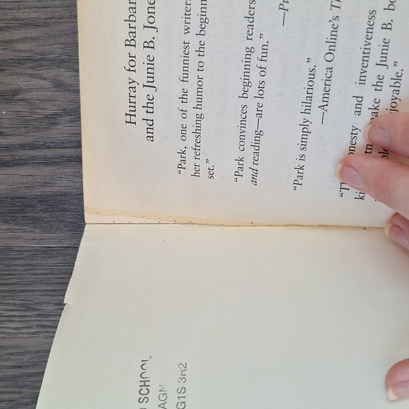 ✴️2 for $10✴️ Junie B. Jones has a Peep in her Pocket Book - Picture 4 of 4